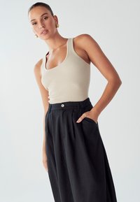 WILLA MIMIE MIDI - Pliceret nederdel /Nederdele med folder - anthracite