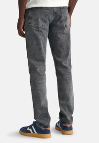GANT Jeans a sigaretta - black