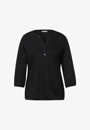 Czarna bluzka damska z rękawami 3/4, dekoltem w serek oraz trzema guzikami na środku z przodu.