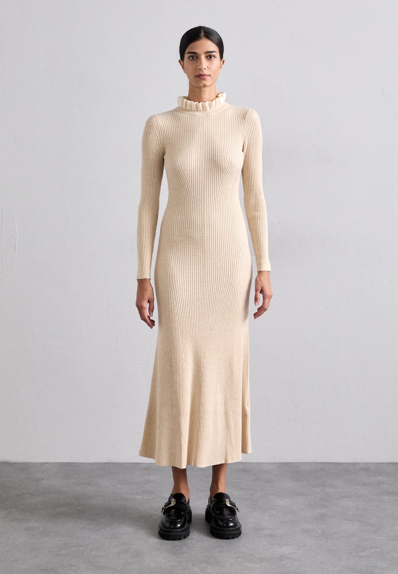 sandro Dolga obleka - beige