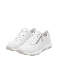 Baskets blanches en cuir lisse, avec un design à lacets et une fermeture éclair sur le côté, et une semelle en caoutchouc texturé pour une meilleure adhérence.