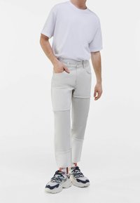 Bershka Jeans straight leg - nude