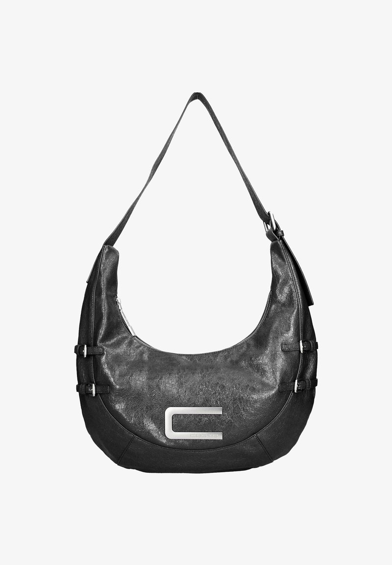 Zwarte leren hobo tas met een gebogen vorm, metalen hardware-accenten, ritsluiting en een geperst logo. Bevat twee riembevestigingen.