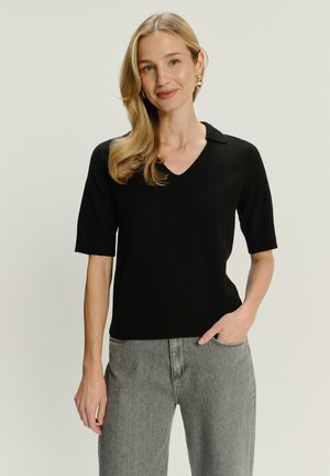 - Koszulka polo
