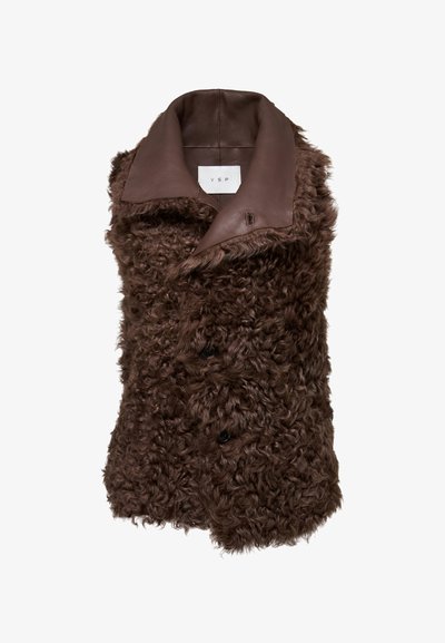 Brauner, strukturierter Weste mit lockigem Kunstfell und einem glatten Lederkragen sowie Revers, mit Knopfverschlüssen auf der Vorderseite.