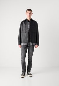 Thumbnail Image 6