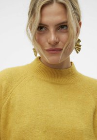 Vero Moda VMLEAF - Trui - golden spice