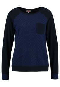 Granatowy sweatshirt z długimi rękawami, z teksturowanym wzorem w diamenty z przodu oraz jednolitą ciemnoniebieską tylną częścią, z kieszenią na piersi.