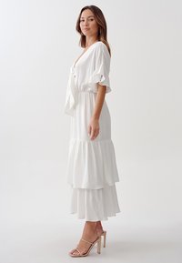TUSSAH LUCINDA  - Maksi suknelė - white