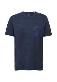 Donkerblauwe T-shirt met ronde hals, korte mouwen, met een gestructureerd bloemenzakje aan de linkerkant. Gemaakt van zachte, ademende stof.
