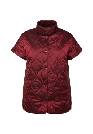 Přesně prošívaná červená bunda s krátkým rukávem a vysokým límcem, vybavená patentkami a hladkým, lesklým povrchem.