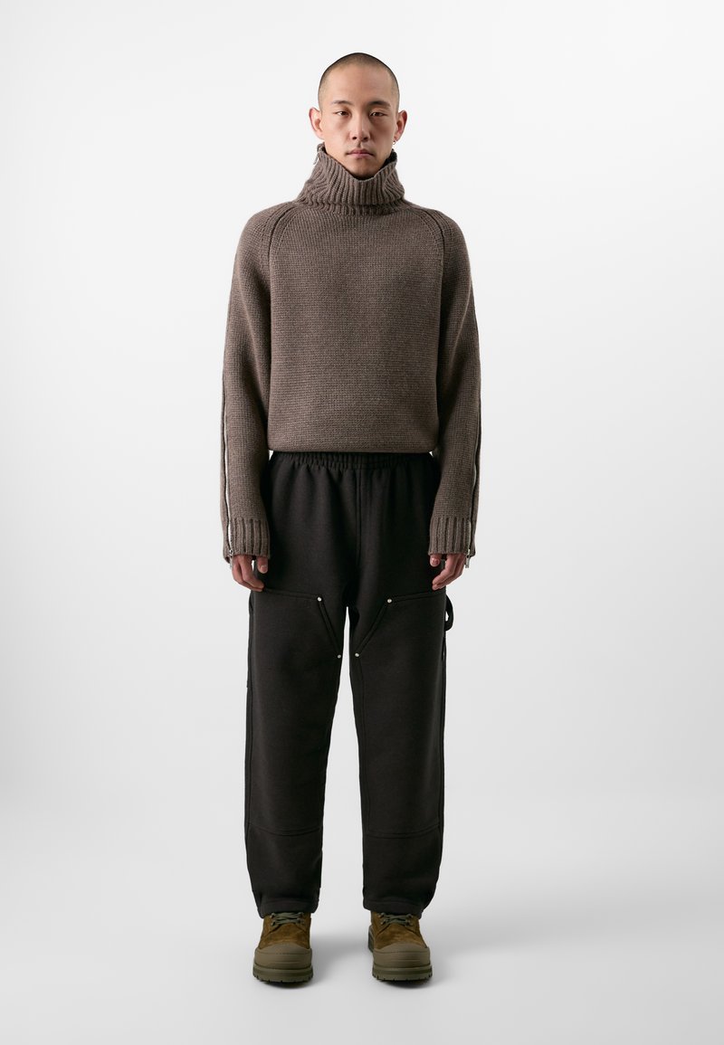 Pal Sporting Goods BIVOUAC UNISEX - Donji dijelovi trenirke - deep brown