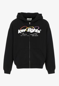 Sudadera negra con cremallera, hecha de algodón, con capucha con cordón y bolsillos delanteros. Logo multicolor impreso en el pecho.