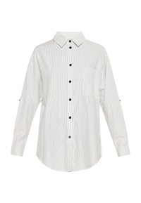 Camisa de botones a rayas en crema claro y gris, con cuello, mangas largas, botones negros y un bolsillo en el pecho. Textura de tela flexible.