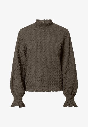 Haut marron texturé à manches longues avec un col montant à volants et des manches bouffantes, présentant une surface à motifs et des poignets ajustés.