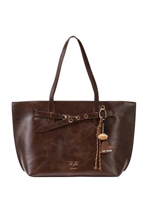 Dunkelbraune Ledertasche mit zwei Schulterriemen, einem dekorativen Riemen mit goldenen Ösen und einem geflochtenen Schlüsselanhänger.