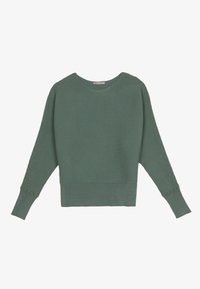 Pull vert en maille côtelée avec manches longues et larges poignets, encolure arrondie et taille cintrée.
