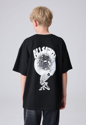 smALLSAINTS REGULAR FIT- GRAPHIC CREW - Nyomott mintás póló - black burden