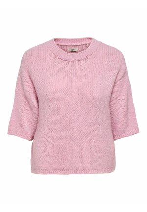 Pull en tricot rose clair avec un col rond, des manches courtes et une coupe décontractée. Le tissu a une apparence texturée et douce.