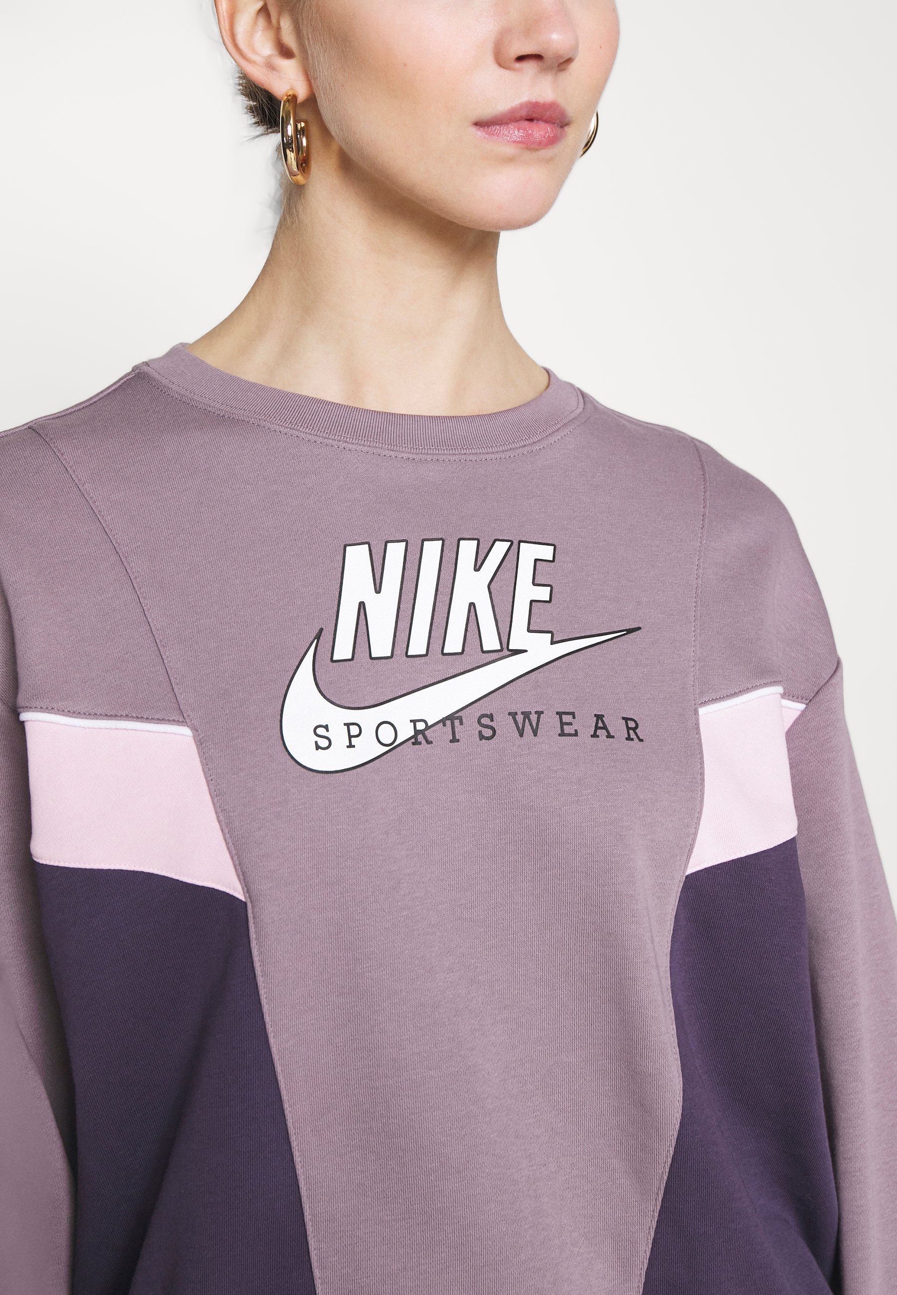 nike heritage crew sweat