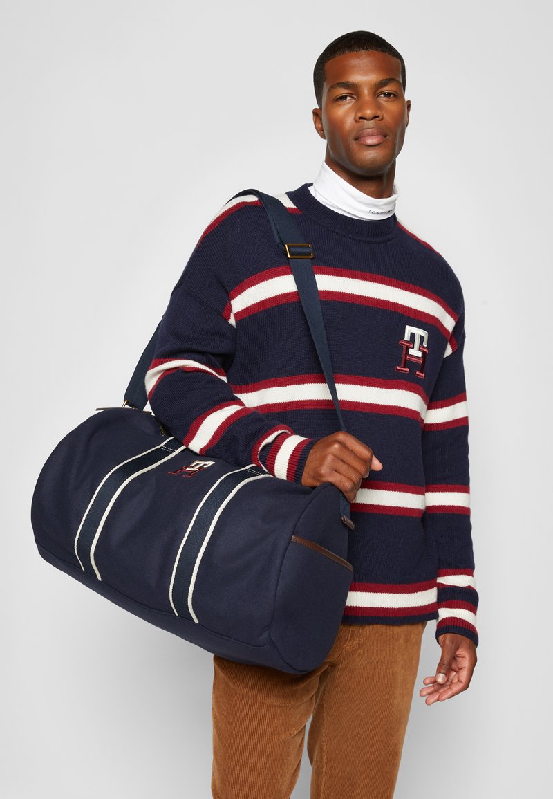 Tommy Hilfiger NEW BARREL BAG UNISEX Weekender space blue/dunkelblau Zalando.de