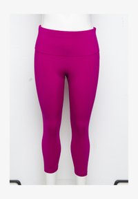 Não selecionado, dynamic berry