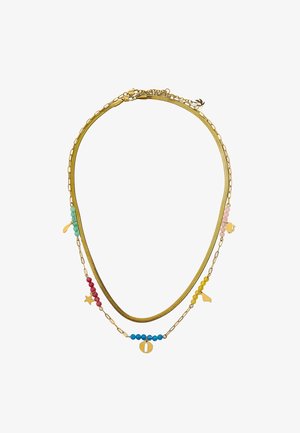 Złota, warstwowa naszyjnik z mieszanych materiałów; gładki metalowy łańcuszek, kolorowe koraliki w odcieniach czerwonym, niebieskim i zielonym, z akcentami w postaci zawieszek.