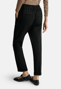 United Colors of Benetton Stoffhose - black