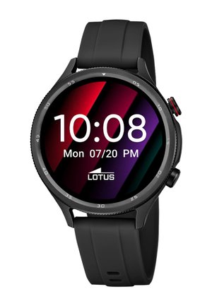 Czarny smartwatch z cyfrowym wyświetlaczem pokazującym godzinę 10:08, datę poniedziałek 20.07 PM oraz logo Lotus na gradientowym tle czerwono-fioletowo-czarnym.
