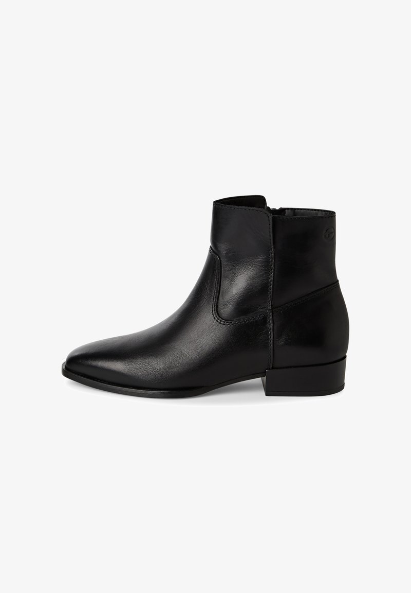 Mustat nahka nilkkurit, joissa on terävä kärki, sileä pinta, sivuvetoketju ja matala lohkolohko. Minimalistinen muotoilu, jossa on hienovaraisia ompeluyksityiskohtia.