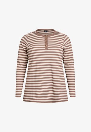 Stribet langærmet skjorte i brun og creme, med rund halsudskæring og fire dekorative knapper ved knapstolpen. Tekstureret materiale.