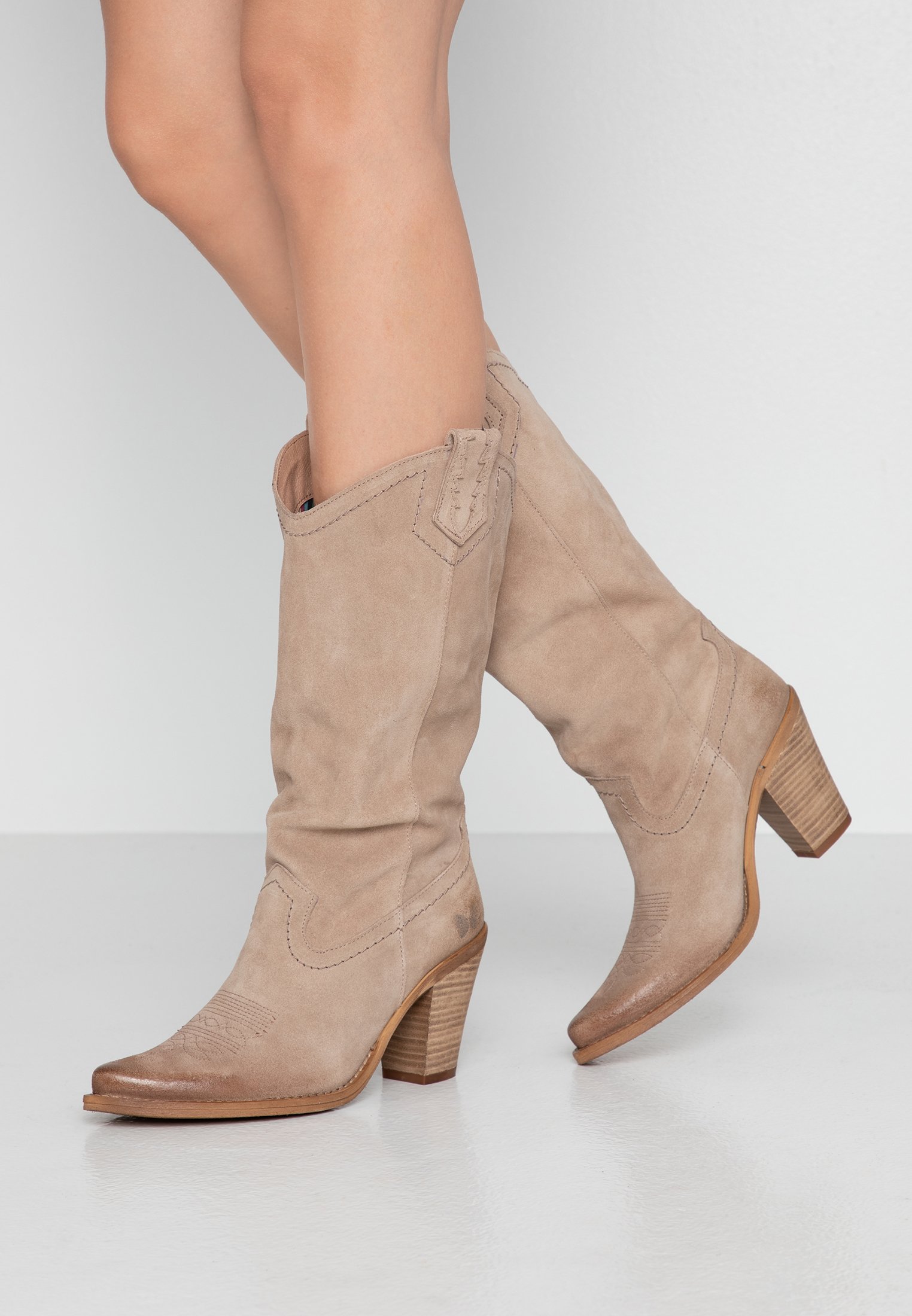 mou o ugg