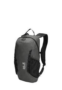 Grauem Rucksack aus glattem Stoff, mit Reißverschlussfach, atmungsaktiven Netz-Seitentaschen und verstellbaren gepolsterten Trägern. Mit Logo auf der Vorderseite.
