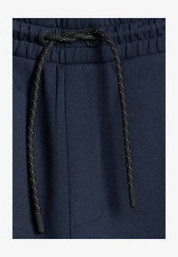 Non sélectionné, dark blue