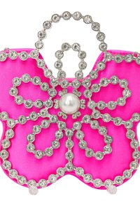 Rózsaszín selyem, virág formájú kiegészítő, amelyet tiszta rhinestone-k díszítenek, középen egy gyöngy részlettel. Strukturált, díszes kialakítással rendelkezik.