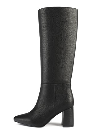 Schwarze kniehohe Stiefel aus strukturiertem Leder, mit spitzem Zehenbereich und chunky Absatz, die ein glattes Finish mit zarten Nahtdetails aufweisen.