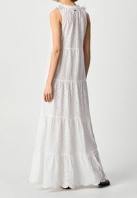 Pepe Jeans Maxiklänning - white