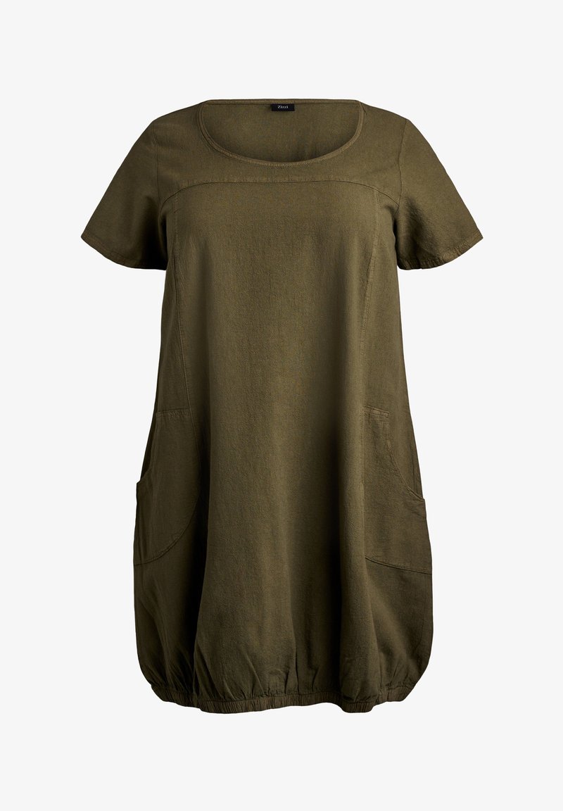 Īss olīvu zaļš kleita ar apaļu izgriezumu, brīvs siluets, divas sānu kabatas un savākta apakšmala.