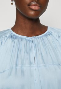 DAY Birger et Mikkelsen MIRIAM MODERN DRAPE  - Robe de jour - bright sky