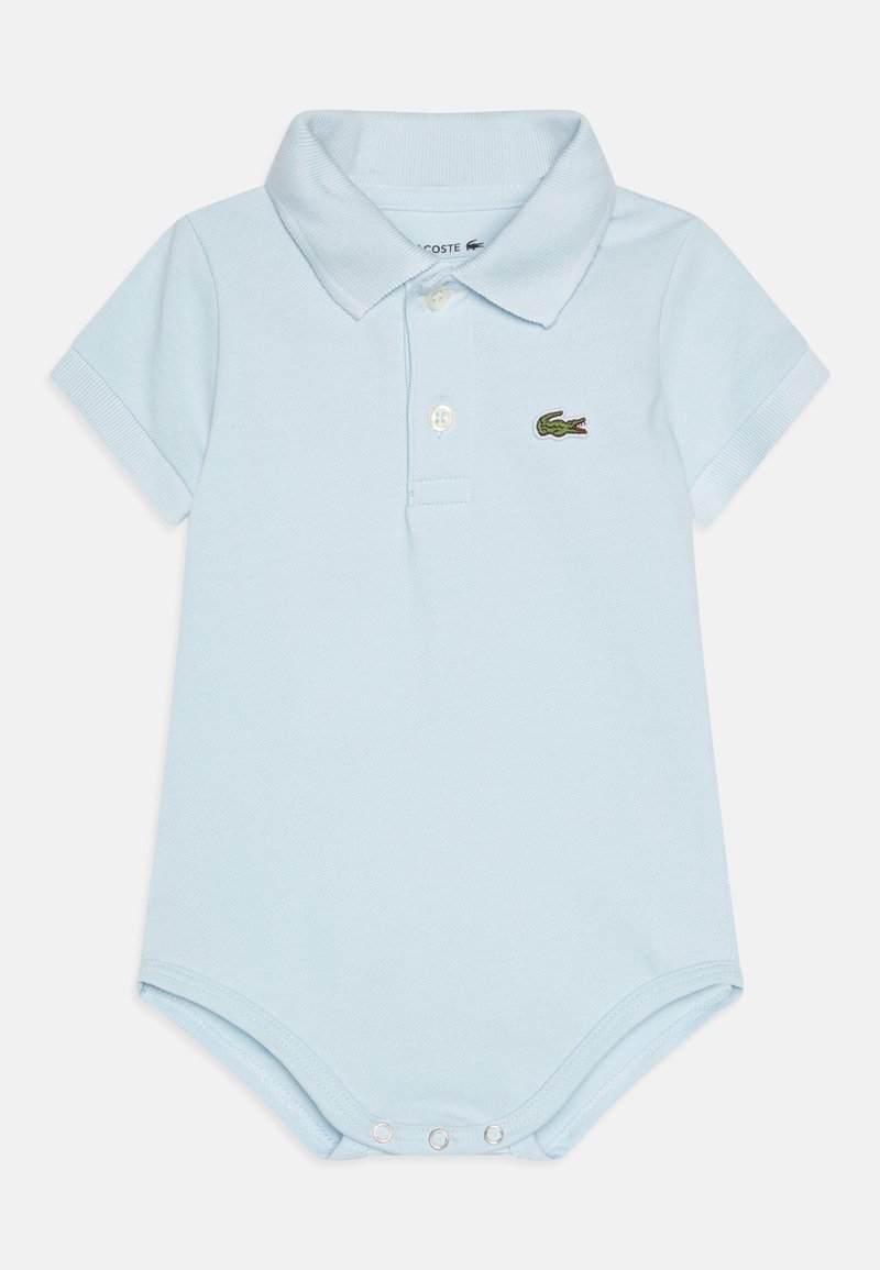 Svetlo modra polo bodysuit kratkih rukavov iz bombaža, s ovratnikom, tridelnim gumbom in majhnim zelenim logotipom krokodila.