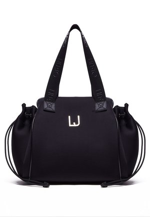 Sac à main noir avec doubles anses, poches latérales à cordon et petit logo métallique "LJ" au centre devant.