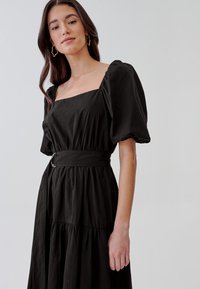 TUSSAH JANIE MIDI - Kasdienė suknelė - black