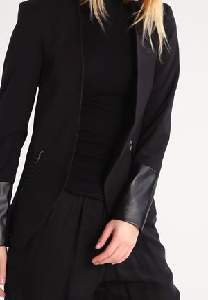 Blazer - black