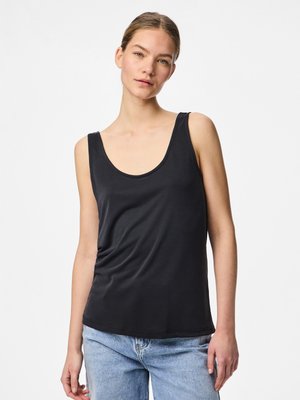 Juodas be rankovių marškinėlis su apvaliu kaklu ir laisvu siluetu. Pagamintas iš lygaus audinio, turi švelnų kritimą ir apdirbtus kraštus.