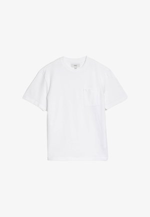 Weißes Baumwoll-T-Shirt mit Rundhalsausschnitt, kurzen Ärmeln und einer Brusttasche auf der linken Seite. Weiche Textur mit entspannter Passform.