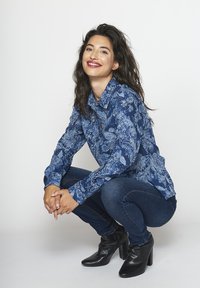 Koroshi LONG SLEEVE PLEAS - Nööpidega pluus - navy