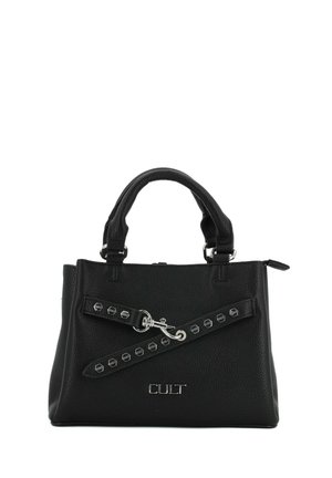 Borsa nera texturizzata con due manici superiori, una tracolla decorativa con borchie esagonali argento e logo "CULT" sul davanti.