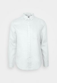 Ljust grå långärmad linneskjorta med knapp-down krage, en bröstficka och synliga knapplåsningar fram.