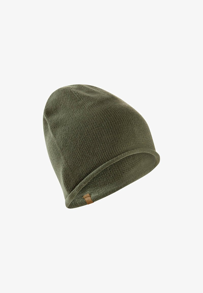 Olivengrøn strikket beanie med en blød tekstur, rund form og et syet lædermærke. Sømløs design for komfort og varme.