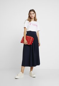 Anna Field Petite Saia evasé - dark blue